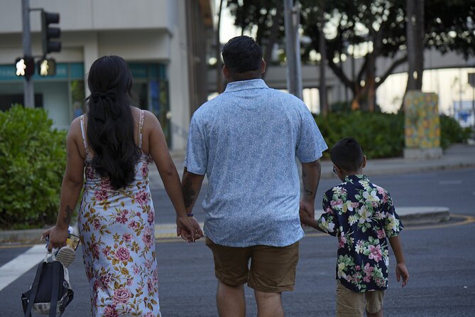 1 Hour Family/Group Photography Honolulu Beautiful and Magical - The photographer’s role: more than pressing the shutter