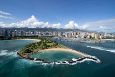 18 Minutes PRIVATE Helicopter Tour in Honolulu - Headsets, doors-off, and the 300 lb limit: the practical safety stuff