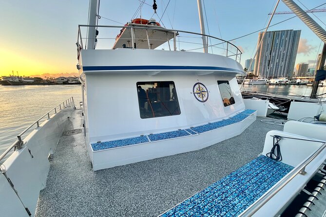 2 Hour Waikiki Whale Watching Cruise from Oahu - Onboard Experience: Snacks, Restrooms, and Crew Energy