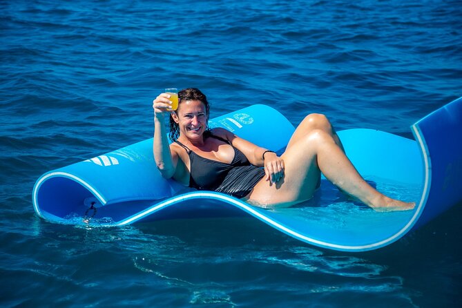 2hr Luxury Private Sailing Catamaran in Waikiki for 1-6 People - Time your trip: fireworks, whale season, and the snorkeling window