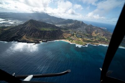 30 Minutes SHARED Helicopter Tour in Honolulu - Ala Moana Beach Park and Magic Island: coastline you can actually recognize