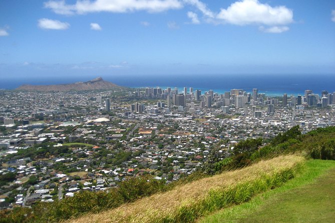5-Hour Private Customized Luxury Convertible Tour of Oahu's South Shore - Entering The Oahu South Shore in a Convertible That Actually Fits the Day