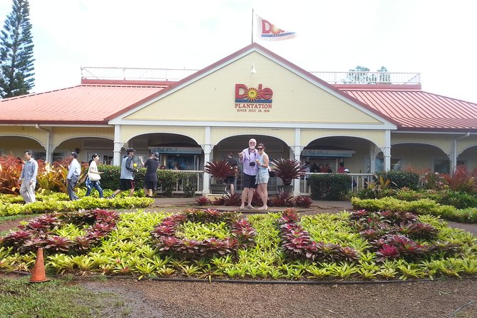 6-Hour Private Customized Luxury Convertible Tour of Oahu's North Shore - Dole Plantation and Iolani Palace: two classics with very different vibes