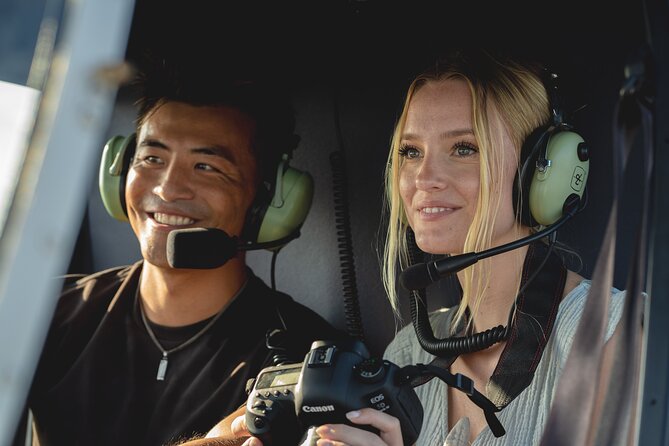 60 Minutes SHARED Helicopter Tour in Honolulu - Hanauma Bay and Makapuu: seeing the reef lines and tides