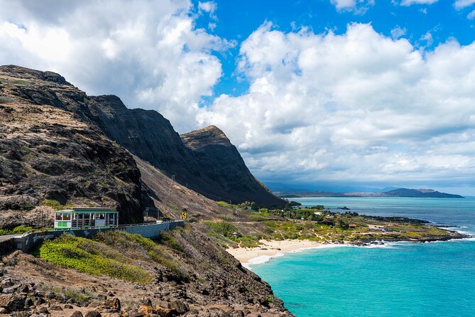 7 Day Pass LeaLea Trolley and Waikiki Trolley Pink Line - East Oahu highlights: Zoo, Aquarium, Hanauma Bay photo stop, Halona lookout, and Sea Life Park