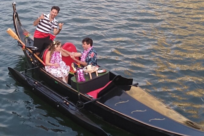 Aloha Gondola Cruise with Drinks & Pastries - Small-Group Cruising Along Waikiki’s Harbor and Canal