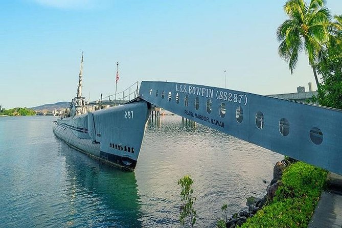 Battleships of WWII at Pearl Harbor Departing from Waikiki - Entering Pearl Harbor in the right order: Visitor Center first