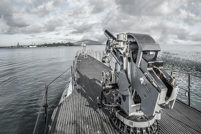 Battleships of WWII at Pearl Harbor from Big Island - USS Missouri Memorial: the last battleship story, in real scale