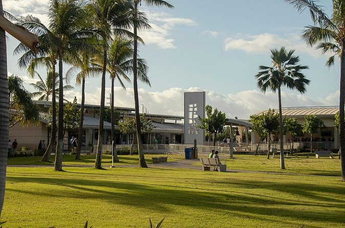Best of Oahu: Pearl Harbor, Arizona Memorial and the Polynesian Cultural Center - Tropical Farms (Macadamia Nut Stop): Coffee, Samples, and a Tiny Reset
