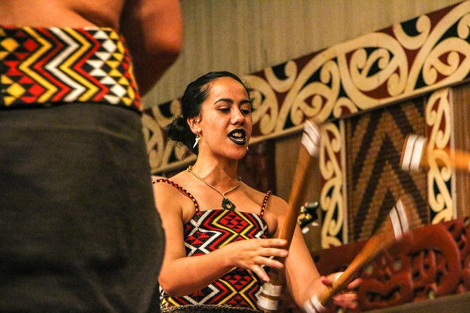 Best of Oahu: Pearl Harbor, Arizona Memorial and the Polynesian Cultural Center - Guides and Group Size: The Difference Between a Drive and a Story