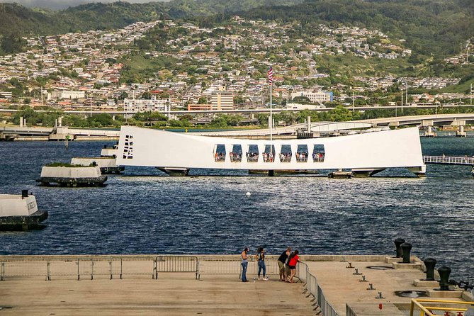 Best of Oahu: Pearl Harbor & Oahu Circle Island Tour from Waikiki - Why the Waikiki-to-Oahu circle format saves your vacation