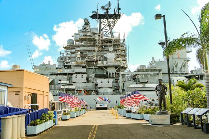 Best Of Pearl Harbor: The Complete Experience Tour - USS Arizona Memorial: plan for an emotional, focused 45 minutes