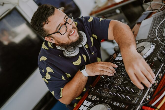 Bikini Bottom Public Party Dance Cruise + LIVE DJ - Crowd Vibe: Young Party Energy vs. Comfort Expectations