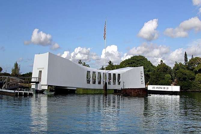 Complete Pearl Harbor Experience Tour from Waikiki Area Hotels - Price and Value: Is $180.99 Worth It?