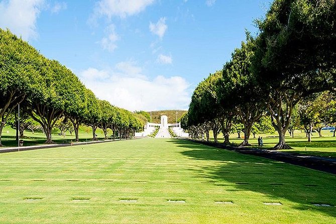 Complete Pearl Harbor Experience Tour from Waikiki Area Hotels - Pacific Historic Park and the Visitor Center: Start With Context