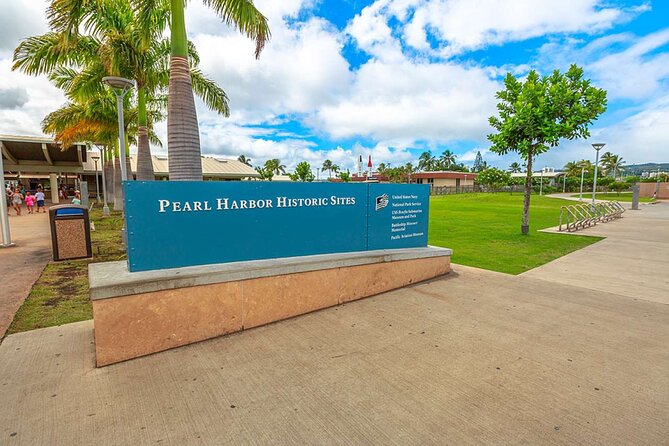 Deluxe Arizona Memorial and Pearl Harbor Aviation Museum Tour - Bags, walkways, and Ford Island rules that affect your day
