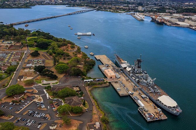 Deluxe Arizona Memorial and USS Missouri Battleship Tour - The Honolulu Drive-Through: Royals, Capitol, and Punchbowl