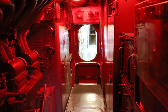 Exclusive Pearl Harbor and USS Arizona All-Access Private Tour - Making the time count inside Pearl Harbor: museums + audio + VR