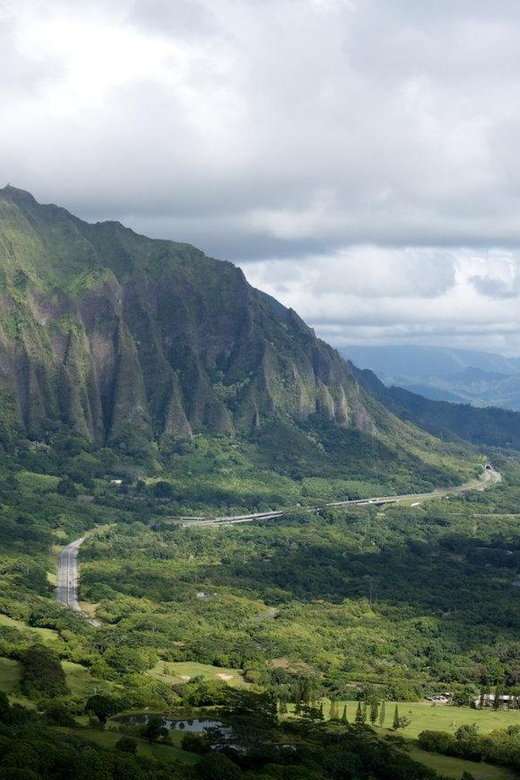 Explore Oahu in a Polaris Slingshot - Driving a 3-wheeler: what feels different and what to watch