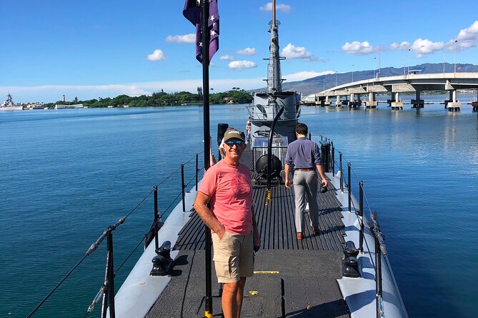 Family-friendly Pearl Harbor and Honolulu Downtown with private transportation - Stop 1: USS Arizona Memorial, documentary first then the ferry ride