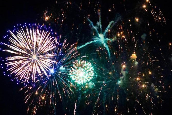Friday Night Catamaran Fireworks Sail with Open Bar - Key highlights at a glance