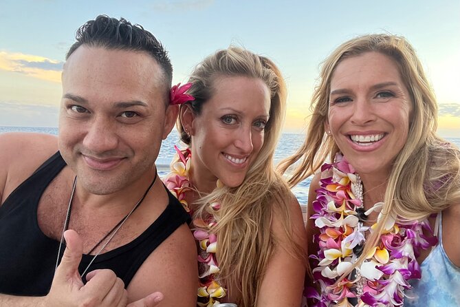 Friday Night Waikiki Fireworks Cruise - Stop 3: Friday-night fireworks from sea level at Hilton Hawaiian Village