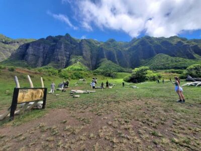 From Waikiki: Oahu Circle Island Tour - Guides Matter: Why the AkA and Kath Effect Shows Up