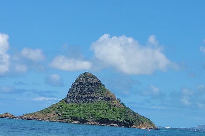 Full-Day Circle Island Guided Tour of Oahu - Tropical Farms for macadamia, coffee, chocolates, and gifts