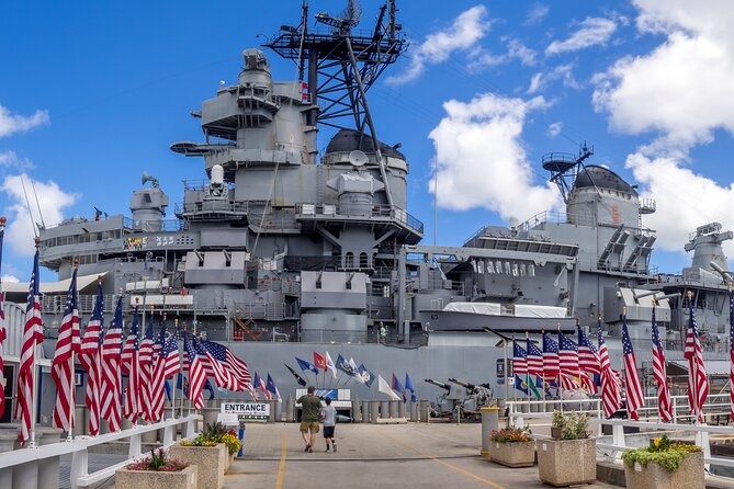 Grand Pearl Harbor and City Tour - The city loop after Pearl Harbor: Honolulu beyond the headlines