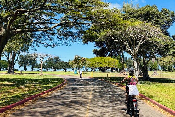 Guided E-Bike Tour in North Shore - Haleiwa Town Center: plantation-style streets and local shops