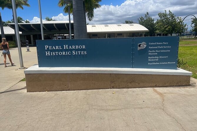 Half Day Pearl Harbor with USS Arizona Memorial and City Tour - Downtown Honolulu and historic stops: Hawaii’s courtroom, kings, and TV clues