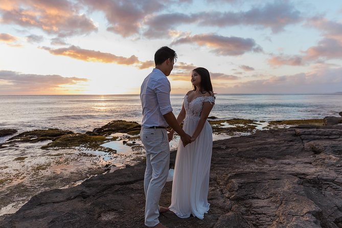 Hawaii Adventure Photography - Posing that doesn’t feel stiff