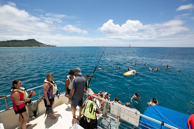 Hilton Hawaiian Village Turtle Snorkel with Optional Lunch - Drinks and optional lunch on the Spirit of Aloha