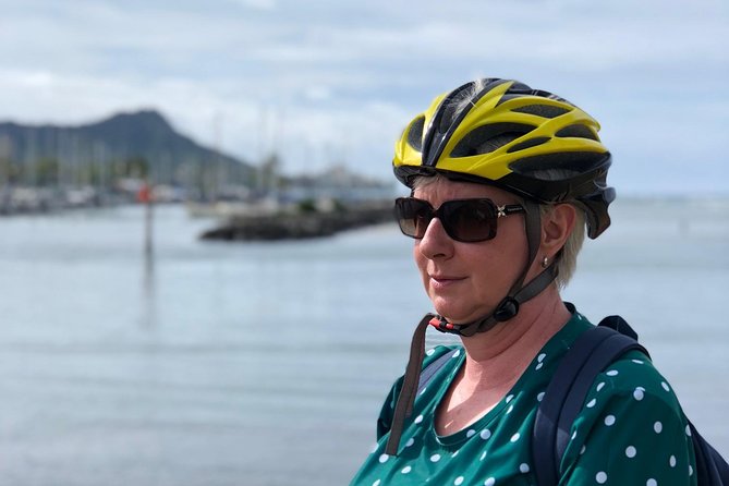 Historical Honolulu Bike Tour - Magic Island and Ala Moana Park: the reclaimed-land lesson