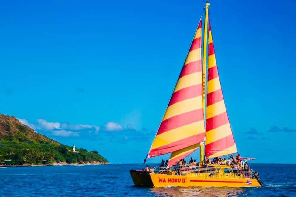 Honolulu: 1-Hour Friday Night Fireworks Cruise with Drinks - Key things to know before you board