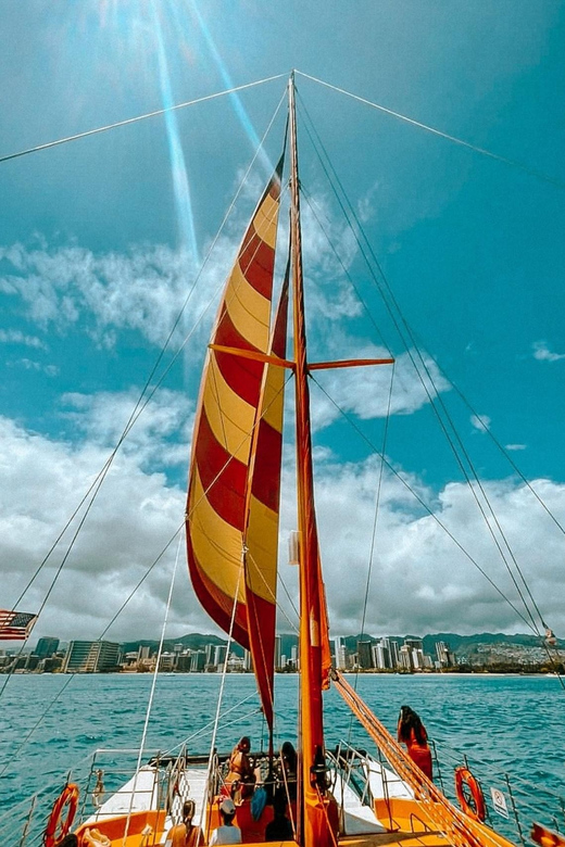 Honolulu: 90 Minute Catamaran Sunset Sail - Key things to know before you go