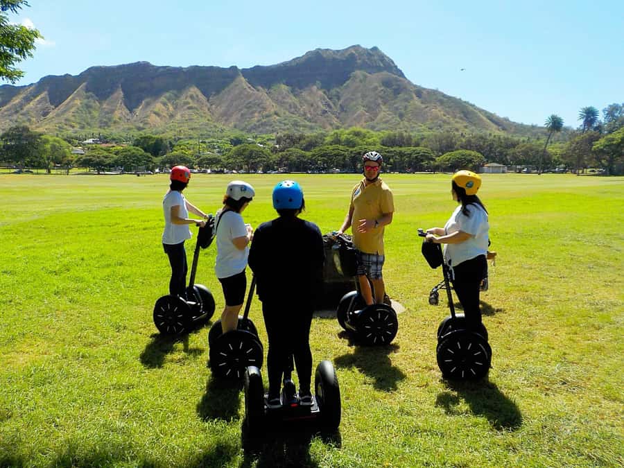 Honolulu: Diamond Head Segway Tour - War Memorial and Coconut Avenue: history you can see at street level