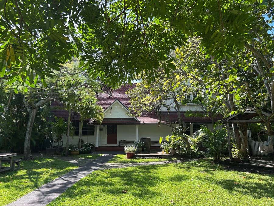 Honolulu - Exclusive Hawaii Five-0 TV Show Tour with Snacks - How the McGarrett House visit actually pays off