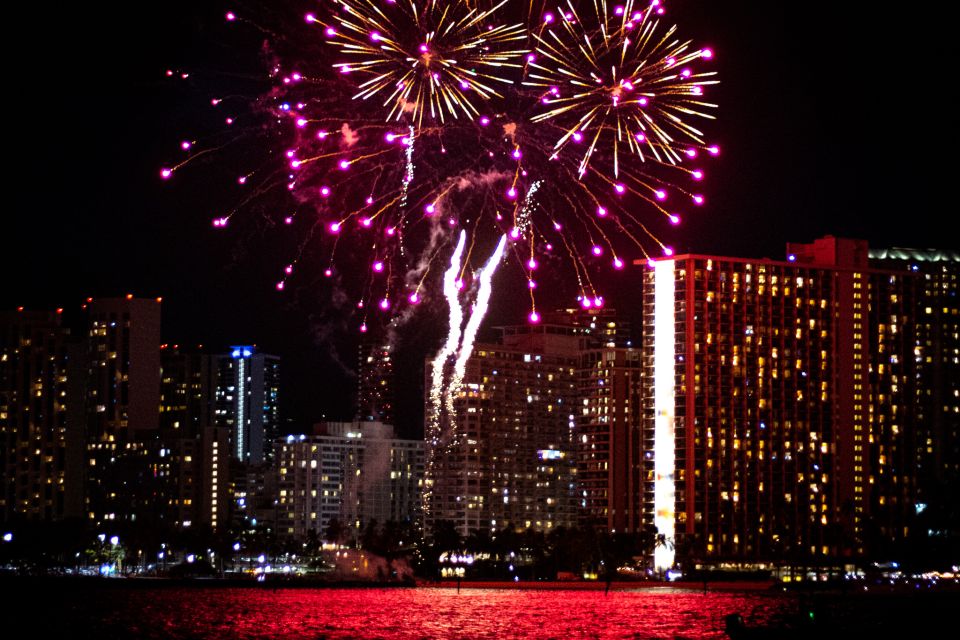 Honolulu: Friday Night Fireworks Cruise with Music - Diamond Head From the Water: The Photo Moment You Came For