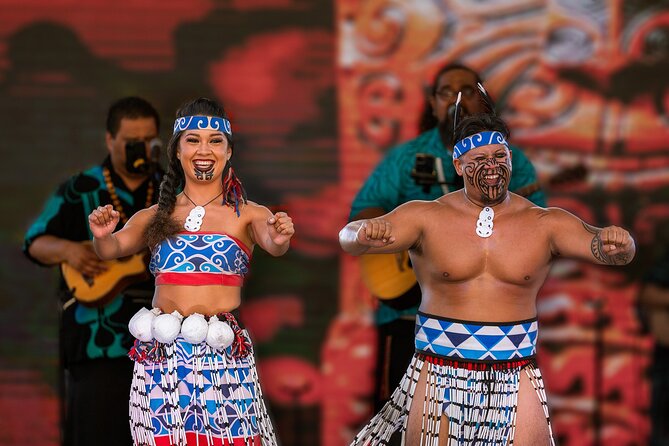 Honolulu: Ka Moana Lūʻau at Aloha Tower – Oceanfront Luau Show - Ka Moana Lūʻau Show Highlights: Wayfinding Story and Fire-Knife Performance