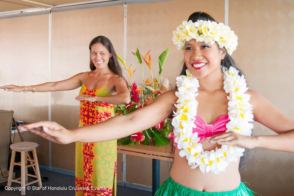 Honolulu: Pacific Star Sunset Buffet and Show - Key Points to Know Before You Go