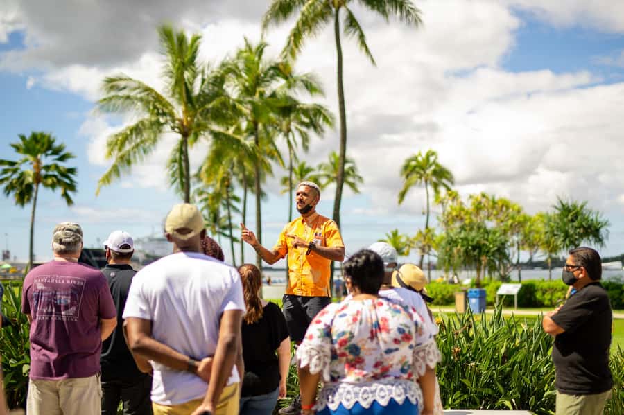 Honolulu: Ultimate Pearl Harbor and Circle Island Tour - Entering Valor in the Pacific and USS Arizona: The Quiet Core of the Day