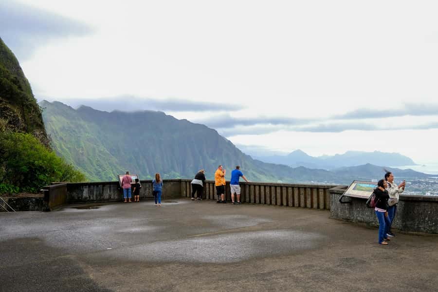 Honolulu: Ultimate Pearl Harbor and Circle Island Tour - North Shore Legends: Sunset Beach, Banzai Pipeline, Waimea Bay