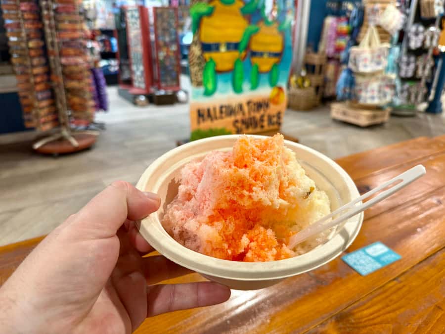 Honolulu: Waikiki Food Tour with Local Guide - Poke Bowls and Japanese-Hawaiian Flavors: Where the Mix Shows Up