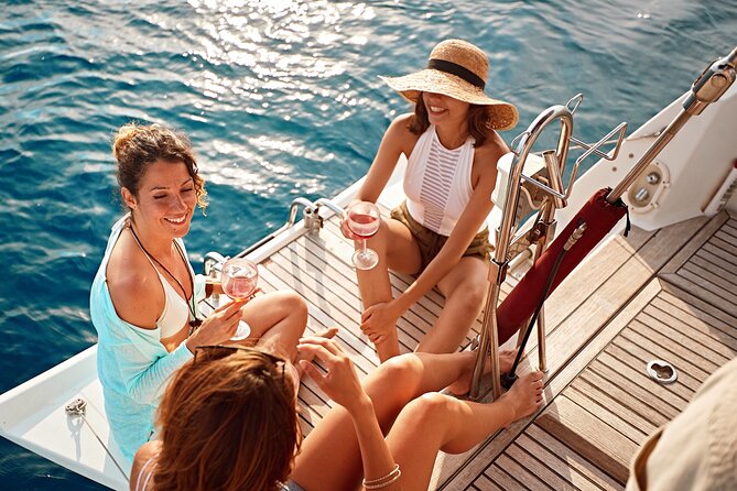 Luxury Diamond Head Sunset Sail - Swimming options: anchor time and Turtle Canyon (when conditions allow)
