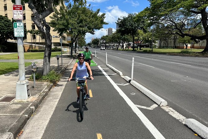 Manoa Falls-Electric Bike to Hike Experience Local meal included - Reaching the 150-foot waterfall: the payoff and the safety reality
