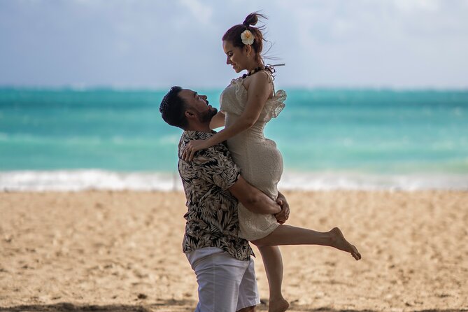 MUST have WAIKIKI Photos - WAIKIKI Photos: The Beach Walk Shoot That Actually Gets Everyone In