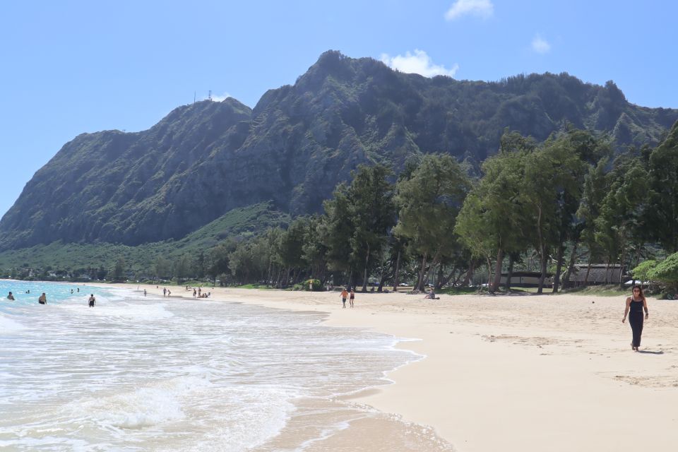 Oahu: Active Circle Island Tour - Macadamia farm, China Mans Hat, and Giovanni’s shrimp truck lunch