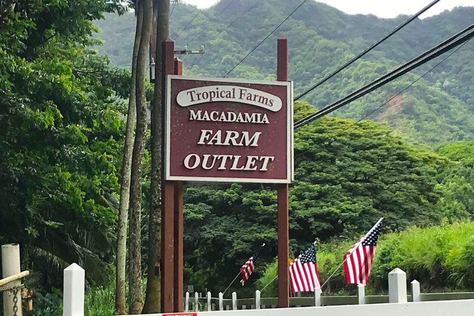Oahu: Beauty and the Feast Circle Island Experience - Macadamia Nut Farm: A Shopping Stop That Doesn’t Feel Pointless