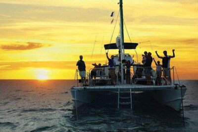 Oahu Catamaran Waikiki Sunset on 40 Foot Catamaran: Food and BYOB - Where the cruise goes: Diamond Head first, Waikiki lights second